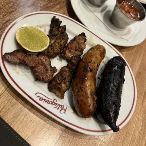 Entrasa de Mollejitas con chorizo y morcilla