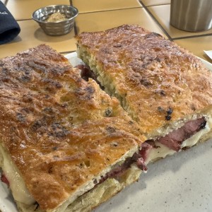 Foccacia de pastrami