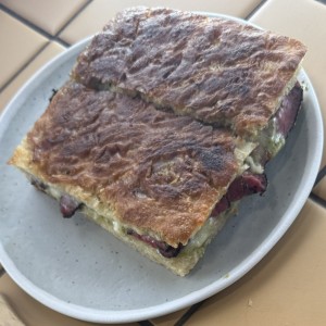 Foccacia de pastrami