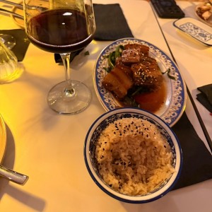 Pork Belly Dong Po Rou y Arroz con Coco