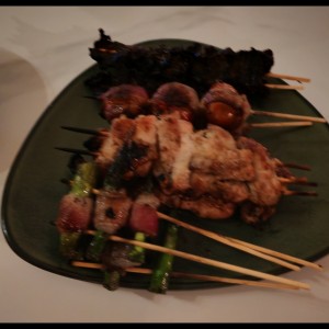 Yakitori mix (brochetas) 