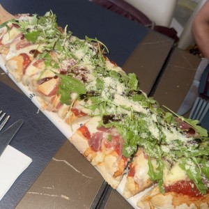 Pizza jamon serrano rugula