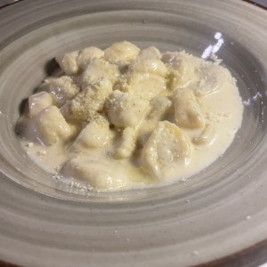 Gnocchi salsa blanca