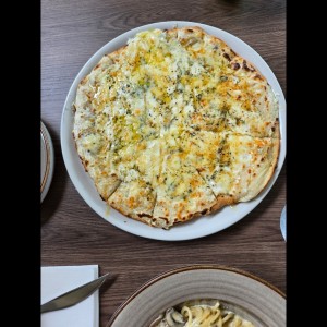 pizza 4 quesos