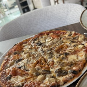 Pizza de hongos trufada
