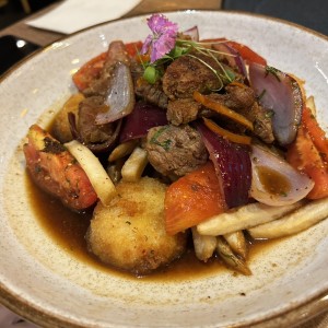 Lomo saltado