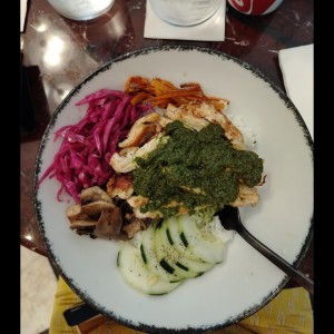 Pollo a la plancha y pesto
