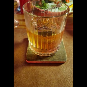 Trago de whisky old par 18 años
