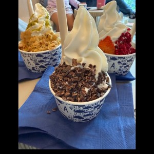 Yogurt natural con toppings