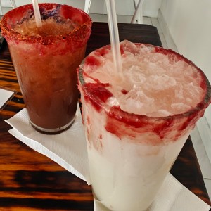 Jugo de Tamarindo y Limonada con Coco
