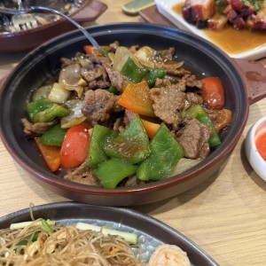 Carne en salsa de frijoles