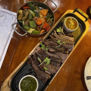 Vacio y vegetales a la parrilla