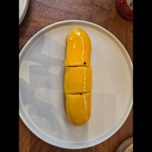 Eclaire de maracuyá