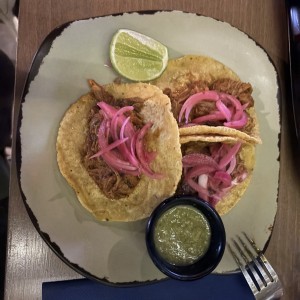 Tacos de cochinita pibil