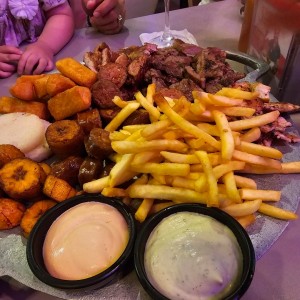 Picada Mixta de Carnes / Mixed Meats Platter (2 People)