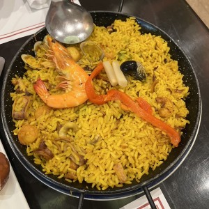 Paella Marinera (Solo Mariscos)