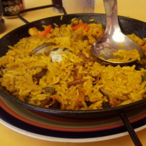 Paella con mariscos