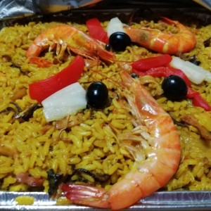 Paella de puros Mariscos.