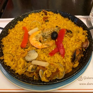 Paella Marinera (Solo Mariscos)