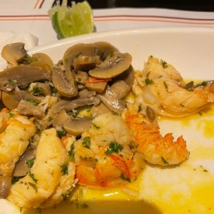 Colitas de langosta en mantequilla 