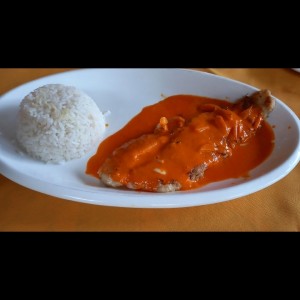 Corvina en salsa de pimientos del Piquillo