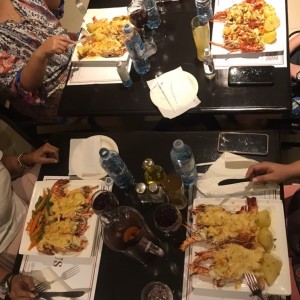 Platos Recomendados - Langostas Gratinadas, langosta al ajillo 