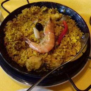 Paella 2personas pollo y mariscos