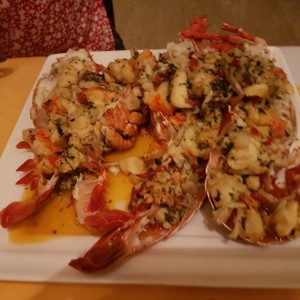 Langosta al ajillo.