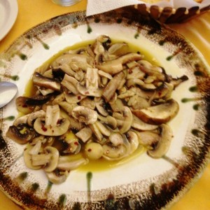 Hongos al ajillo