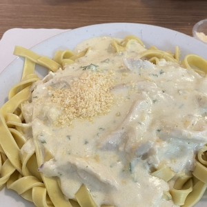 Fetuccini alfredo (pollo)
