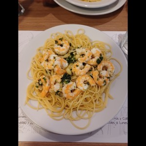 Con Camarones (shrimp spaguetti)