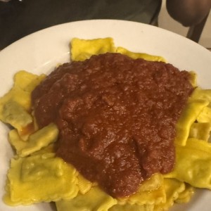 RAVIOLES DE CARNE O QUESO