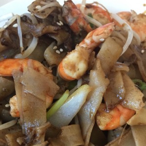 chow fun de camarones
