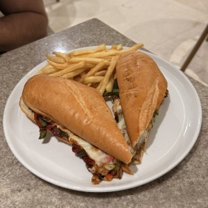 EMPAREDADOS - Philly Cheese Steak