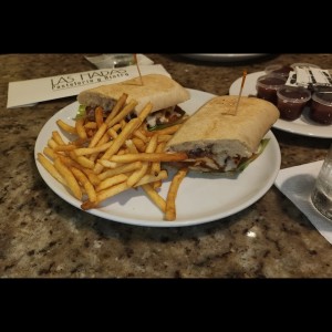 EMPAREDADOS - Panini de Pollo