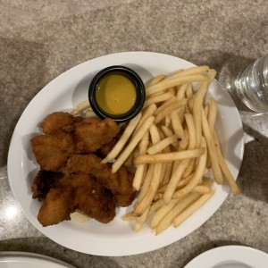 Deditos de Pollos con Papas fritas