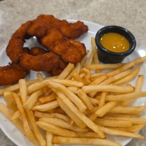 Deditos de Pollos con Papas fritas