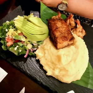 Corvina en mantequilla de Ajo (by Chef Diego Solis)