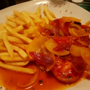 Corvina a la chorrillana.