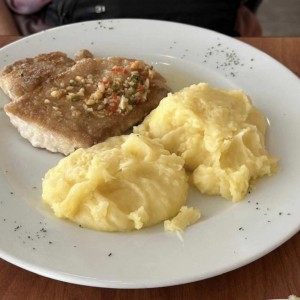 Corvina a la Plancha o Al Ajillo