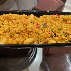 Paella de pescado con vegetales