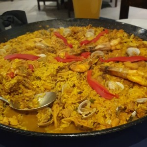 Paella mixta