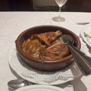 Le Recomendamos - Cochinillo Asado