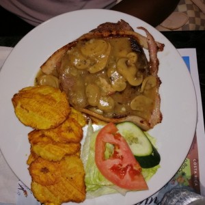 Filete mignon con patacones