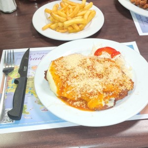 Bistec de pollo a la parmesana