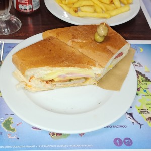 Emparedados /Sandwiches - Cubano