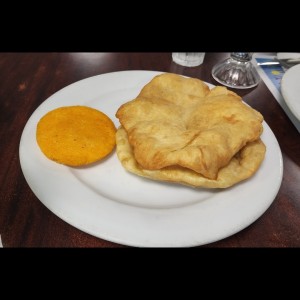 Desayunos / Breakfast - Hojaldre (1) y tortilla