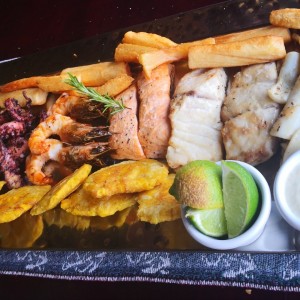 Parrilla Mixta Mar y Tierra