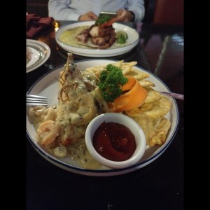 Pulpo a la Griega y corvina Francis Drake 