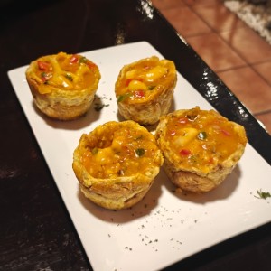 Patacones Rellenos de Mariscos o Camarones
